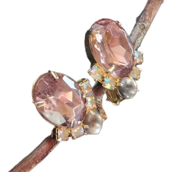 Vintage 50s Clip-On Earrings Signed Garne lg Lavender Rhinestone Gold-Tone Rare - Picture 2 of 8